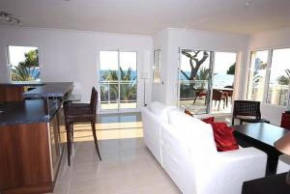Stunning 2 Bed Apt on the seafront of Cannes in a high class secure building with swimming pool 463